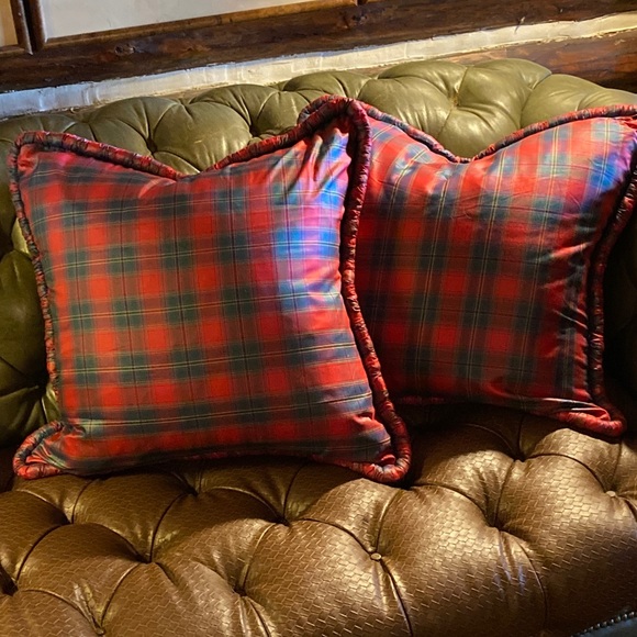 Custom Euro size shams & pillows. Sold as a pair - Picture 6 of 12